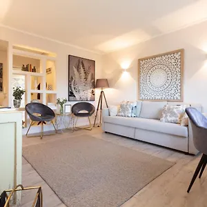 Beachome4u3 Apartamento Carcavelos (Lisbon)