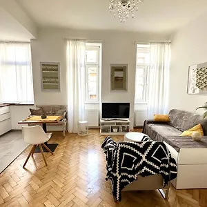 Cozy City Close To Metro - Self Check-in , Vienna Austria